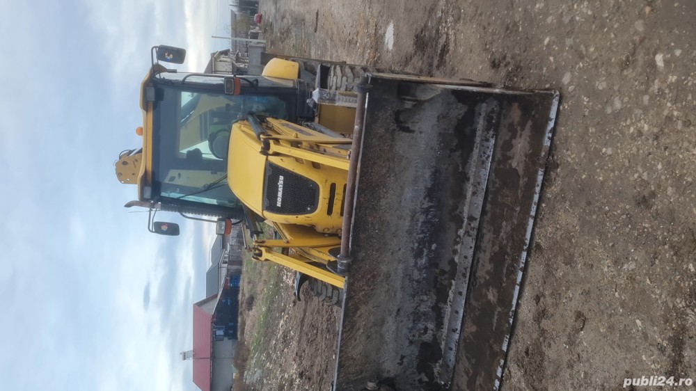 Închirieri buldoexcavator 