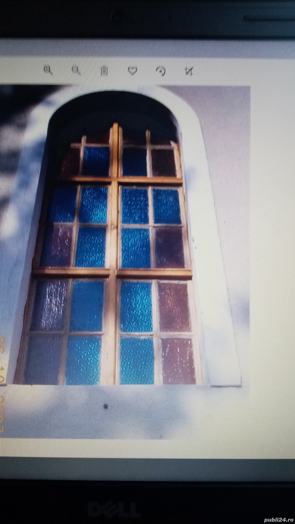 Ferestre rustice din lemn