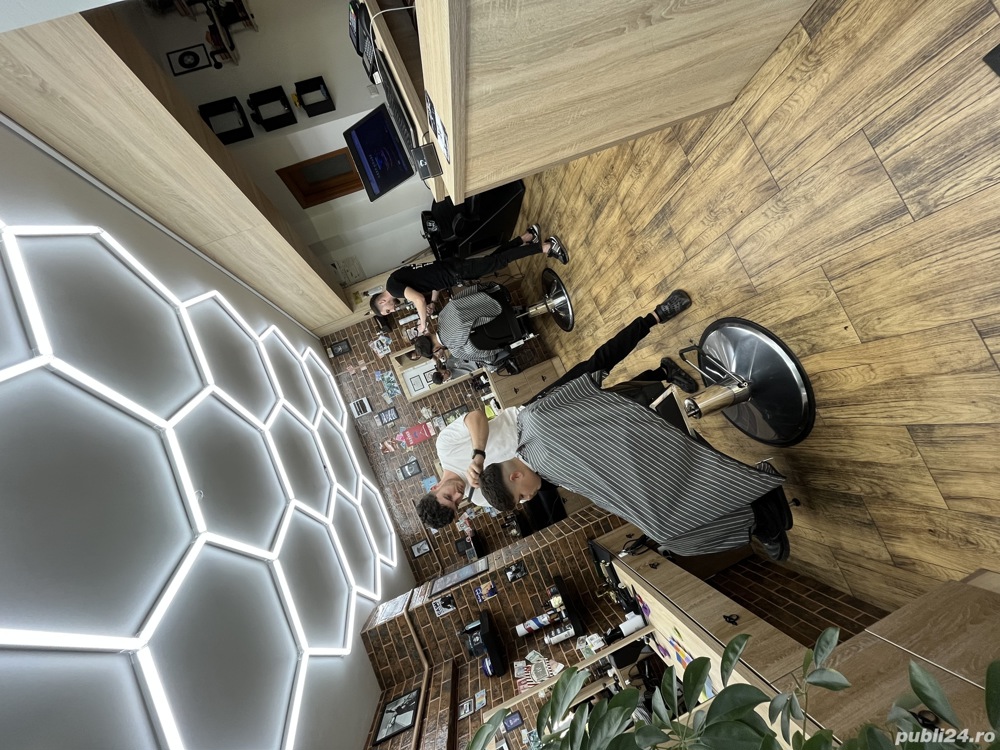 Închiriez scaun frizerie!