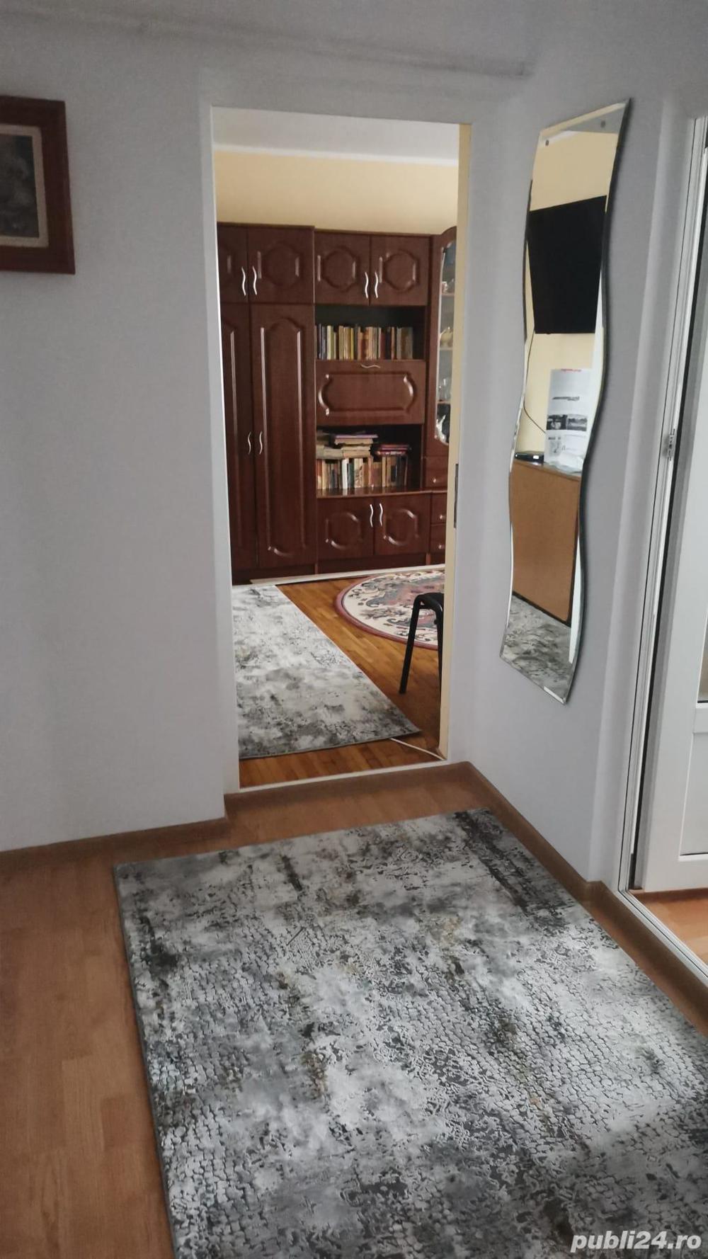 Vand apartament 3 camere decomandat, bloc caramida