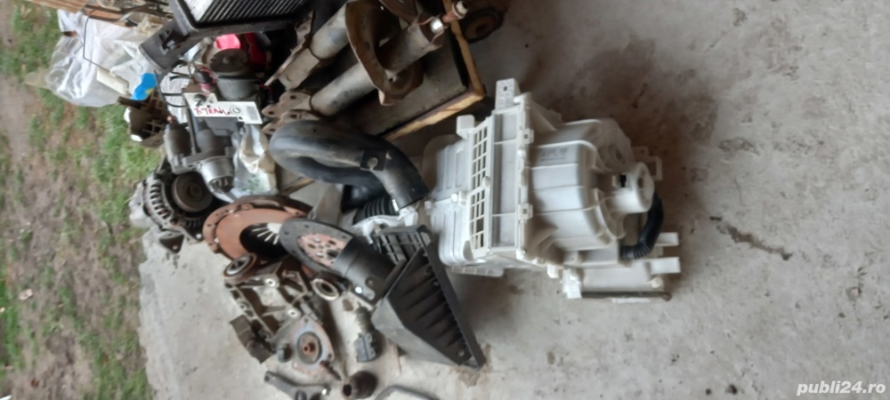 Vand piese Nissan xTrail 