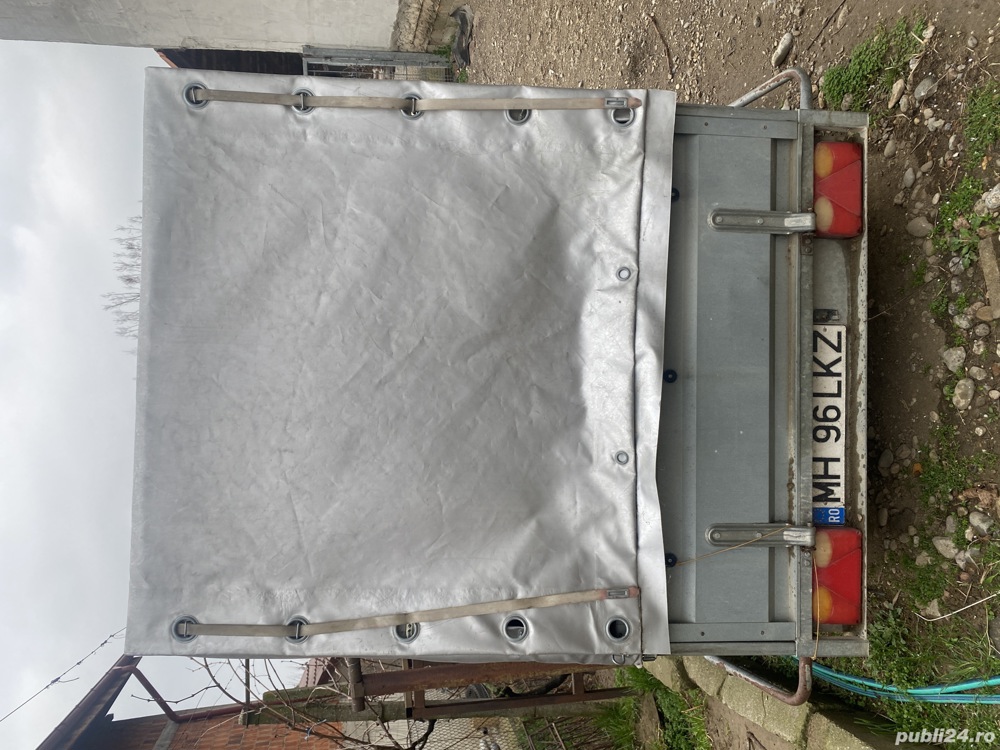 Vand remorca cu prelata noua