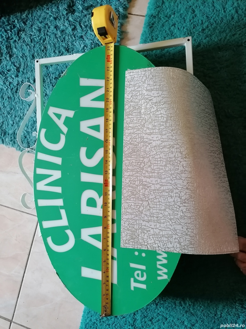 Firmă Luminoasă Ovală cu Neon. 