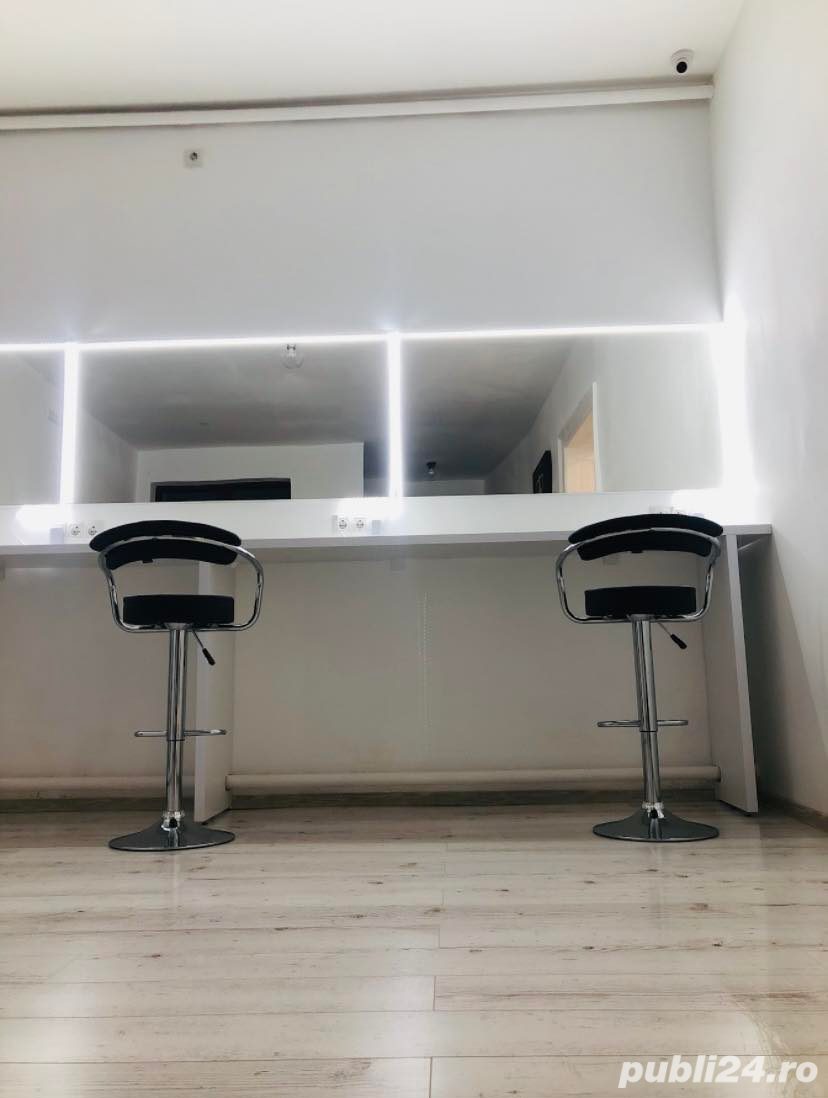 De vanzare masa de machiaj