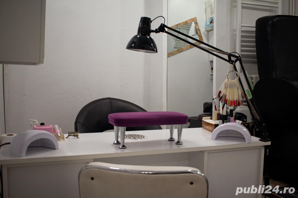Inchiriez post manichiura - pedichiura in salon infrumusetare