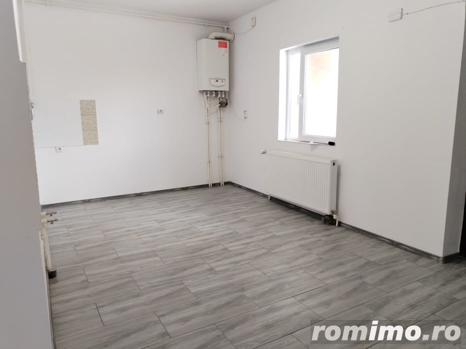 Apartament 3 camere, decomandat, str Universității!