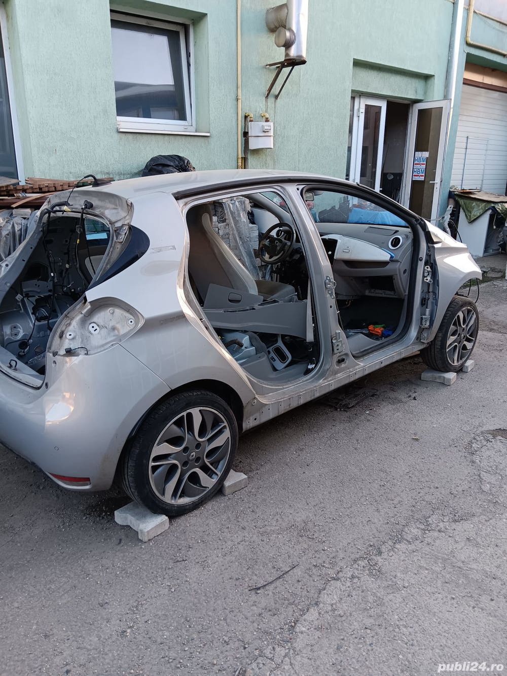 Dezmembrez Renault Zoe