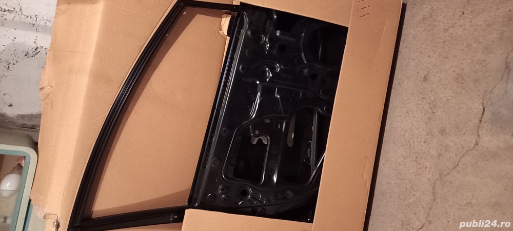 Portiera ușă stânga față, originală Toyota Prius 3 an 2009-2015. Produs nou