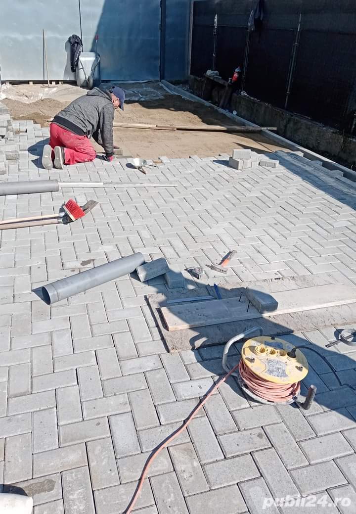 Executăm lucrări de construcții 