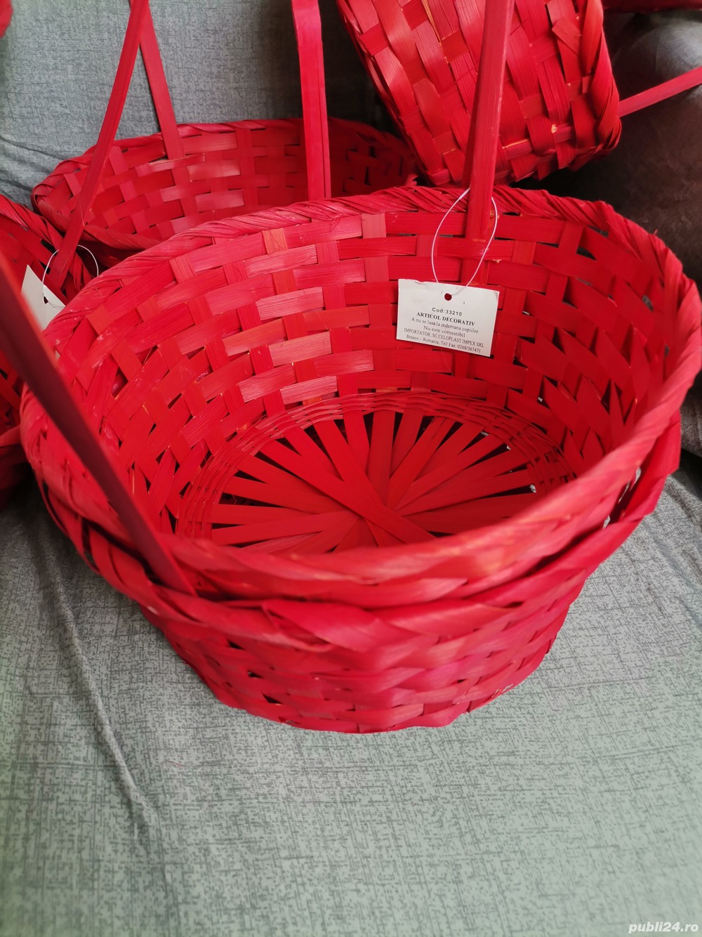 Coșulețe roșii pentru aranjamente 