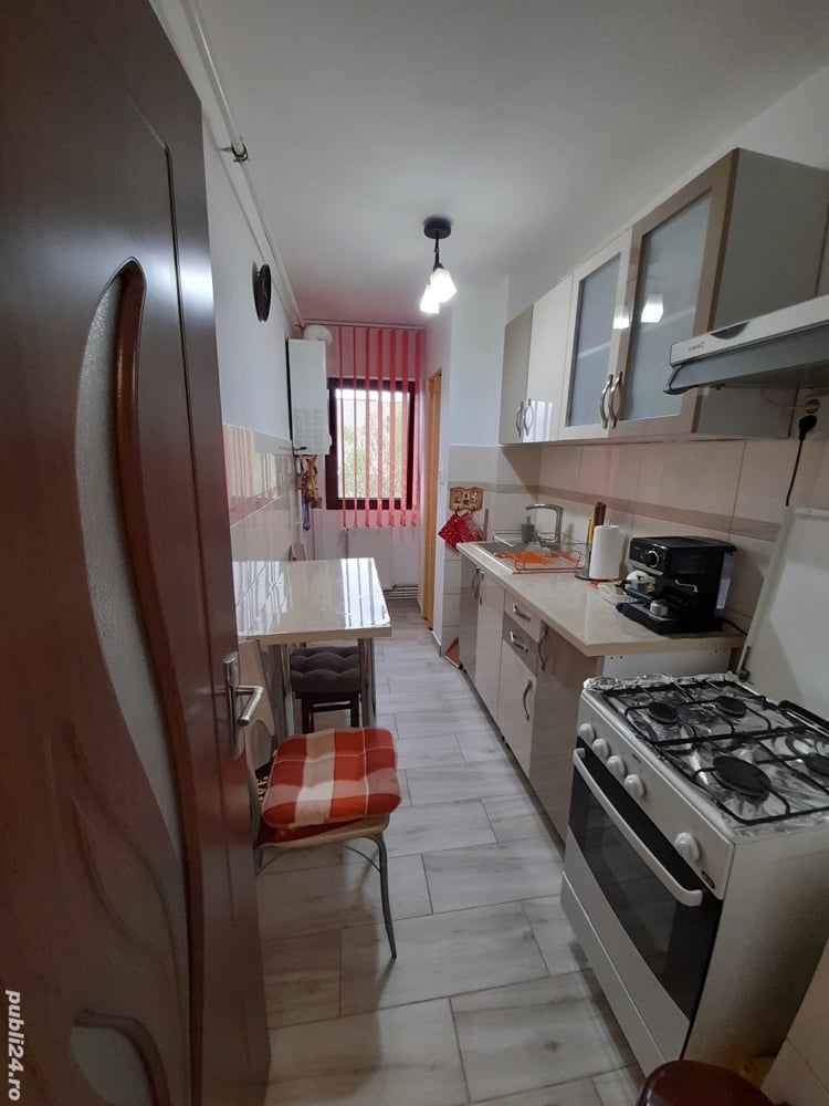 Apartament cu 2camere semidecomandat 