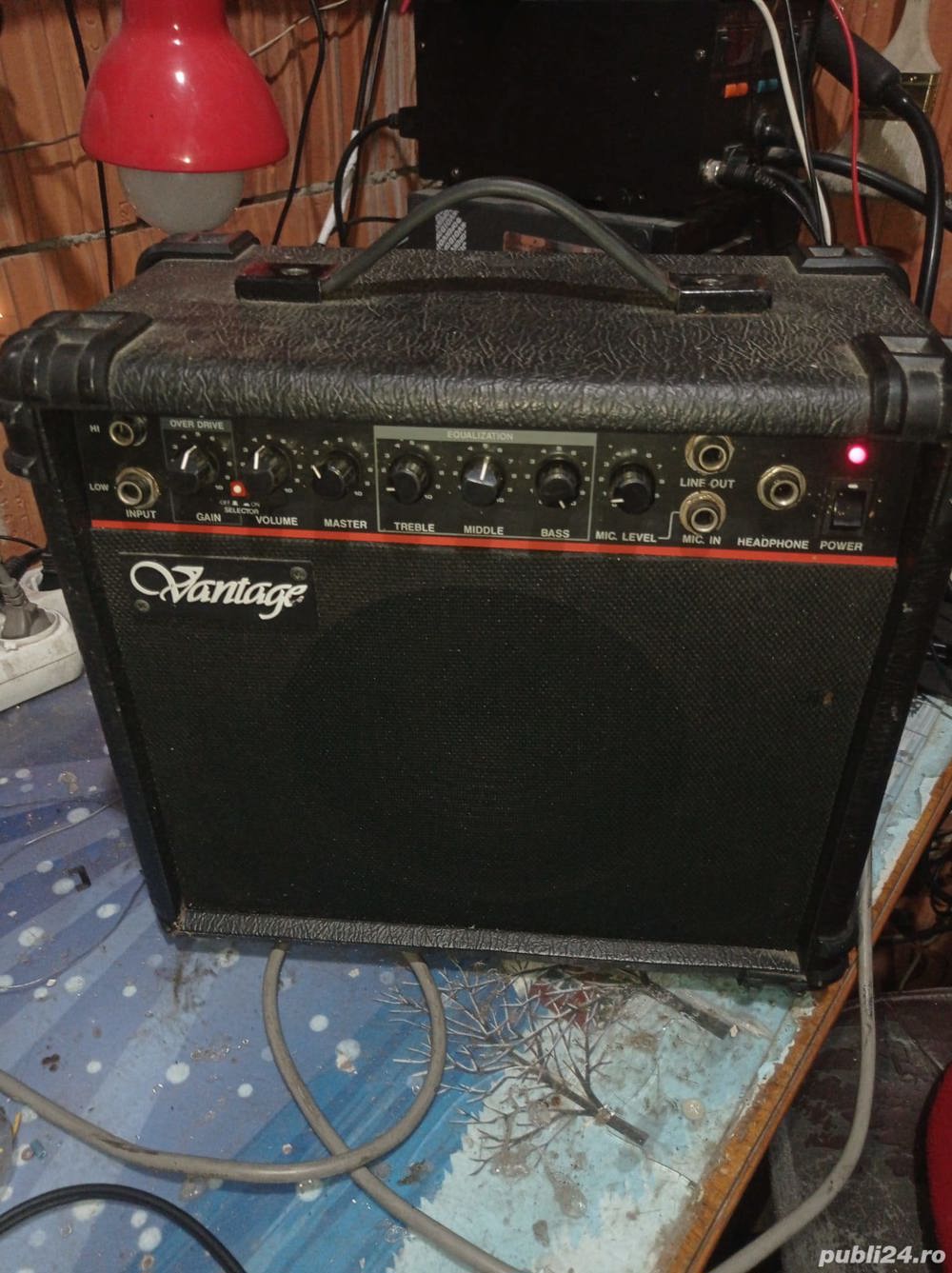 Amplificator chitara Vantage ,defecta