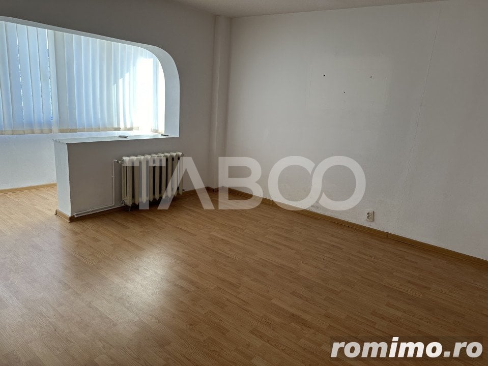 Apartament  de inchiriat 2 camere decomandate etaj 3 zona Tabacari