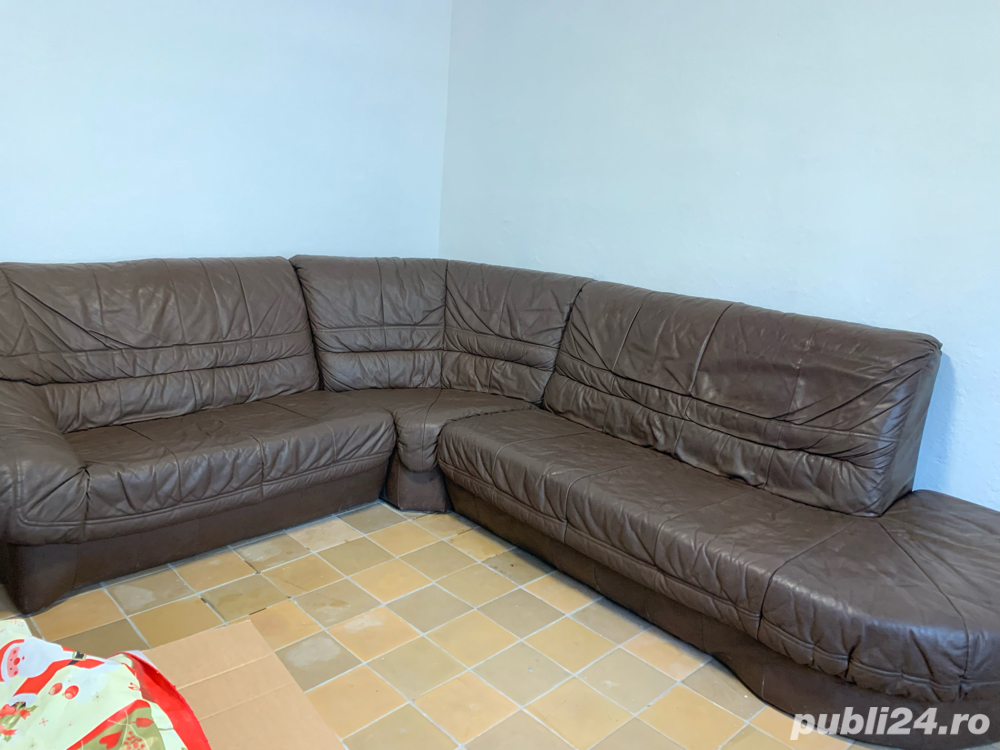 Vînd coltar de piele(maro)