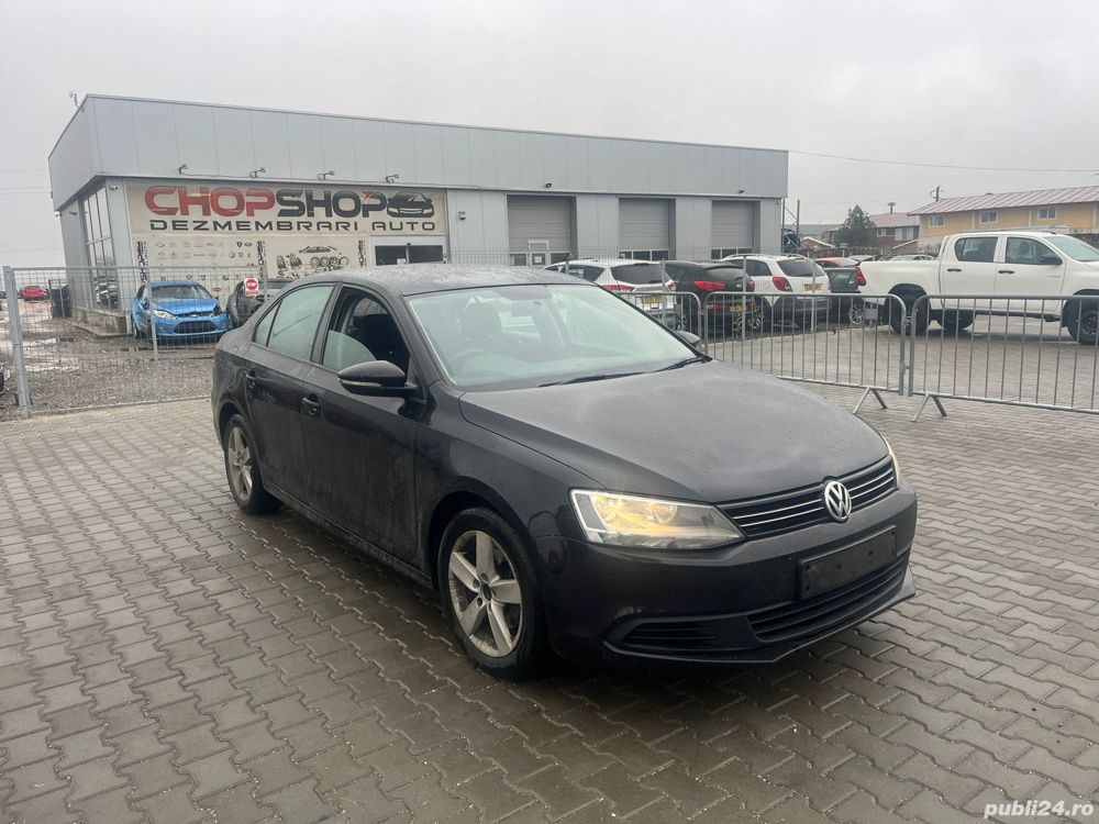 Dezmembrez Volkswagen Jetta 2011 SEDAN 2.0 TDI CFFB