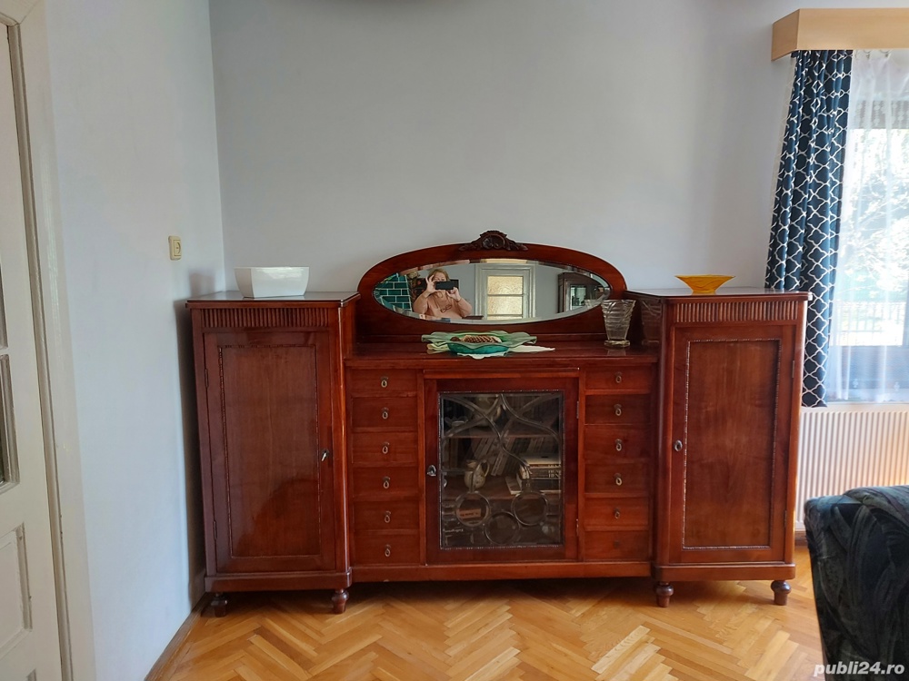 vand mobila din nuc masiv, stare f.buna.