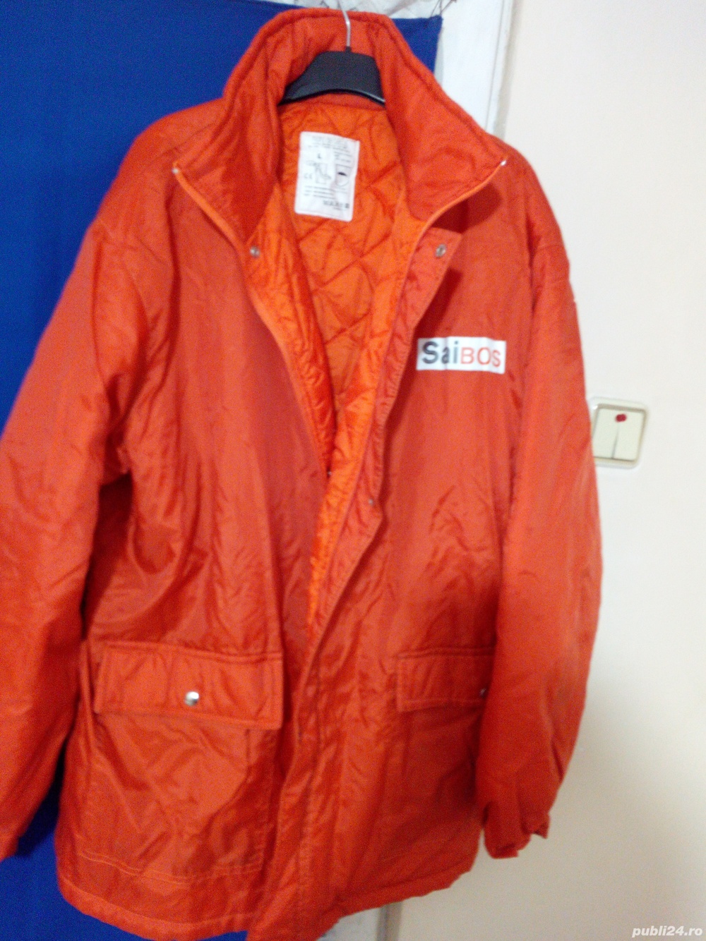 Vând geaca portocalie pentru  barbati