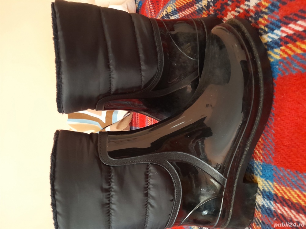 Cizme de caucic cu ciorap