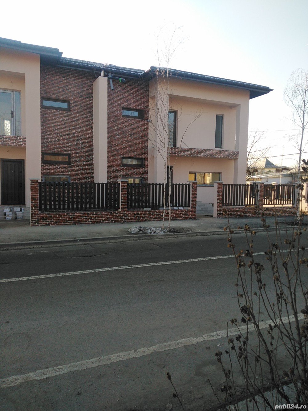 Fațade Placări cu polistiren, vată bazaltica Renovări  Maistru constructor cu echipa de meseriași 