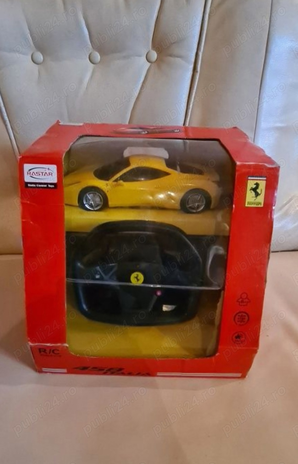 Masinuta cu volan (telecomanda) Rastar Ferrari 458 Italia scara 1:18