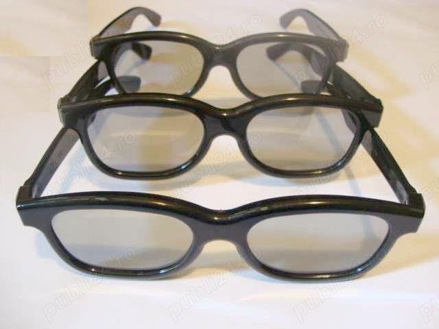 Trei ochelari 3D