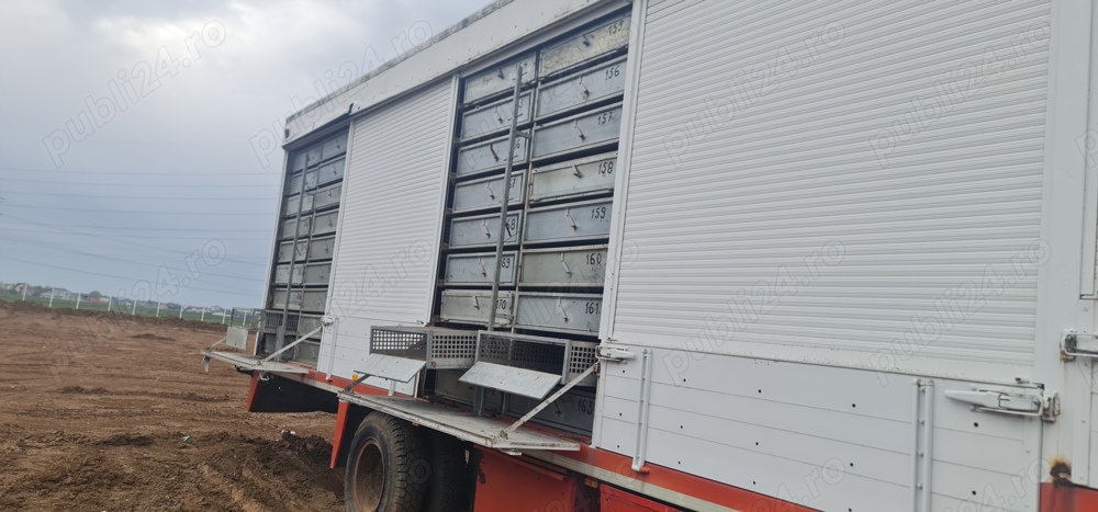 semiremorca crescut sau transport pasari 