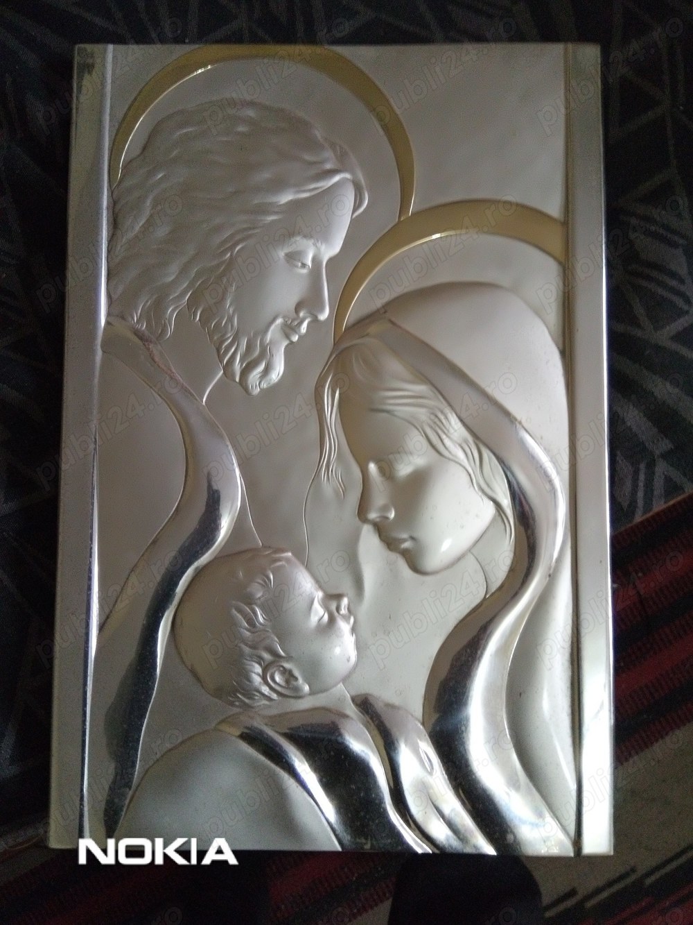 Icoana metal argintat pe suport de lemn (opera de arta)