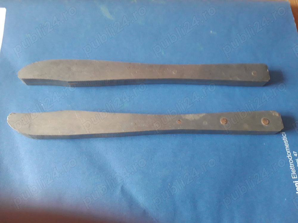 Doua seturi prefabricate pentru cutite