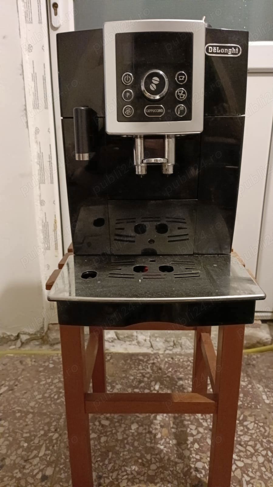 Vând Expresor cafea DeLonghi 