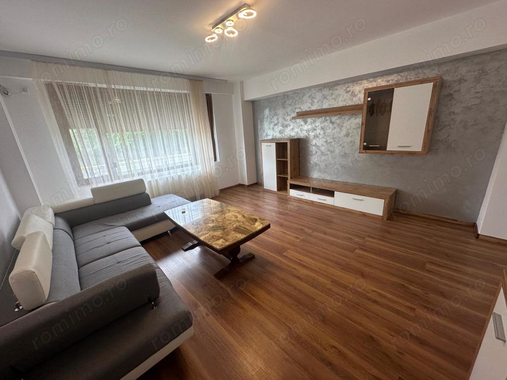 Apartament cu 3 camere in zona Aradului