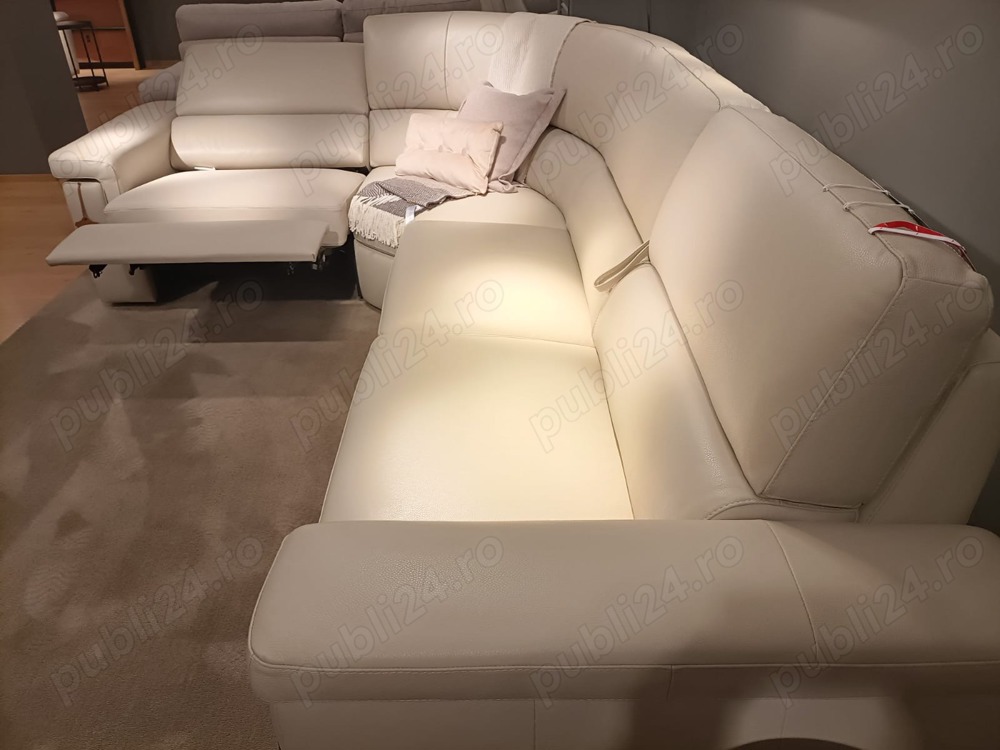 Vând colțar de piele nou fabricat în Italia