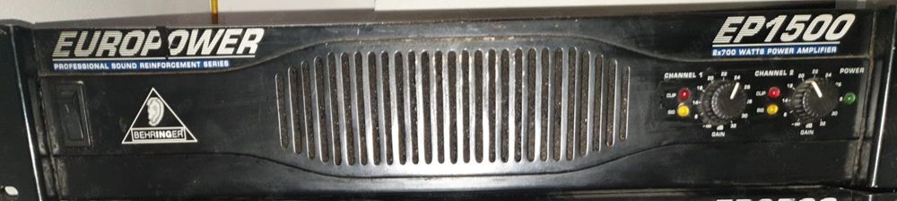 vand amplificator behringer