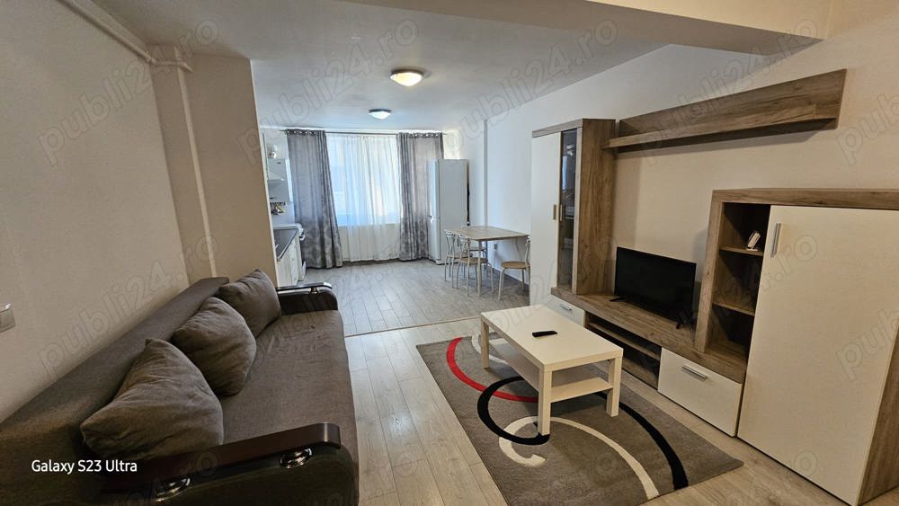 Apartament de 2 camere, zona centrala cu parcare!