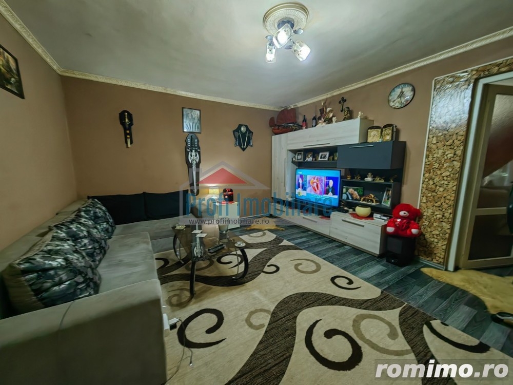 Apartament de 2 camere cu terasa mare in centru pe strada Baritiu