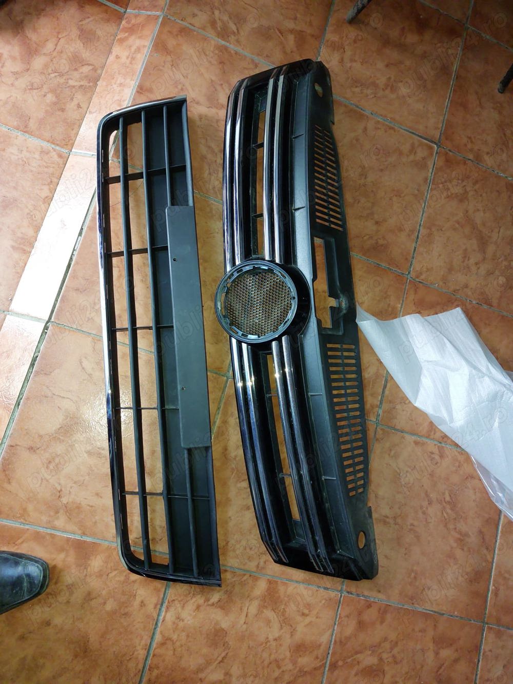 Grile bara fata Tiguan