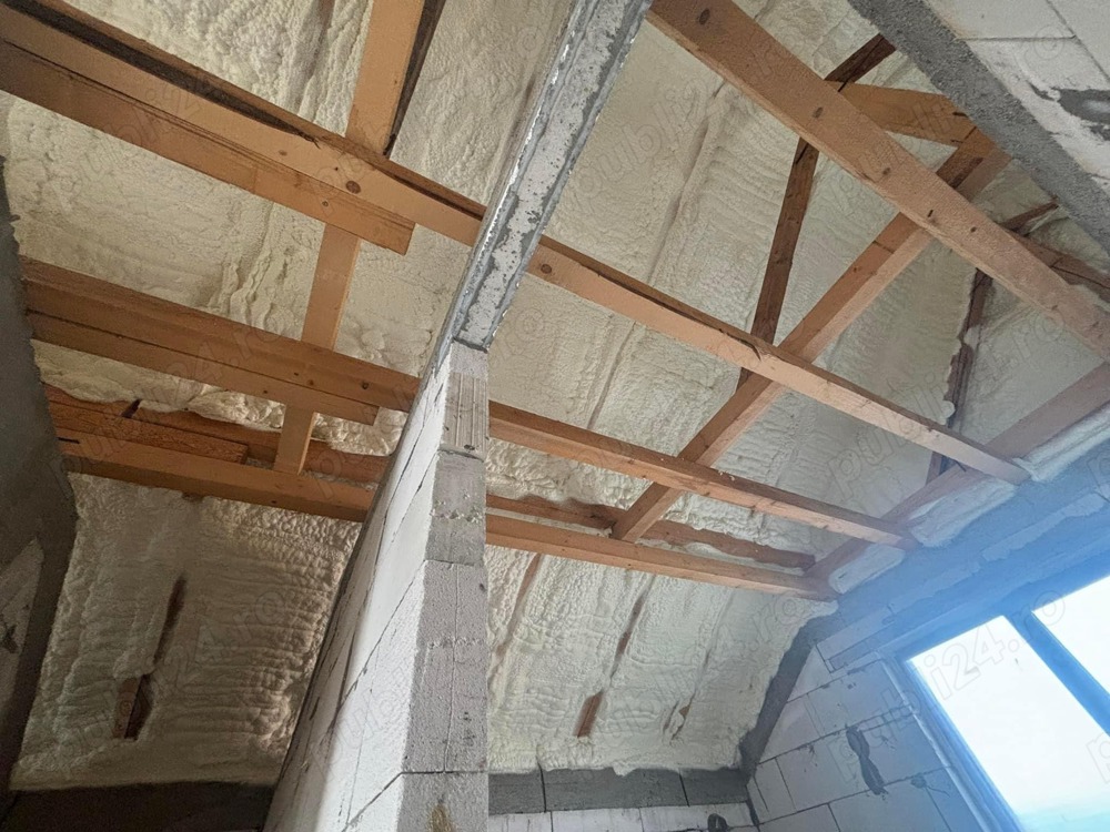 Izolație cu spuma poliuretanică celula deshisa închisă