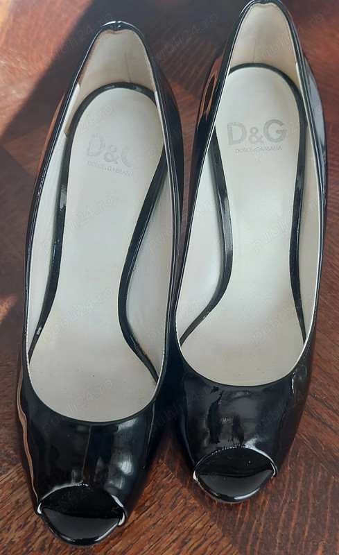 Pantofi piele naturala lacuita neagra, Dolce & Gabbana cu talpa piele, marime 37,5-38, transp gratis