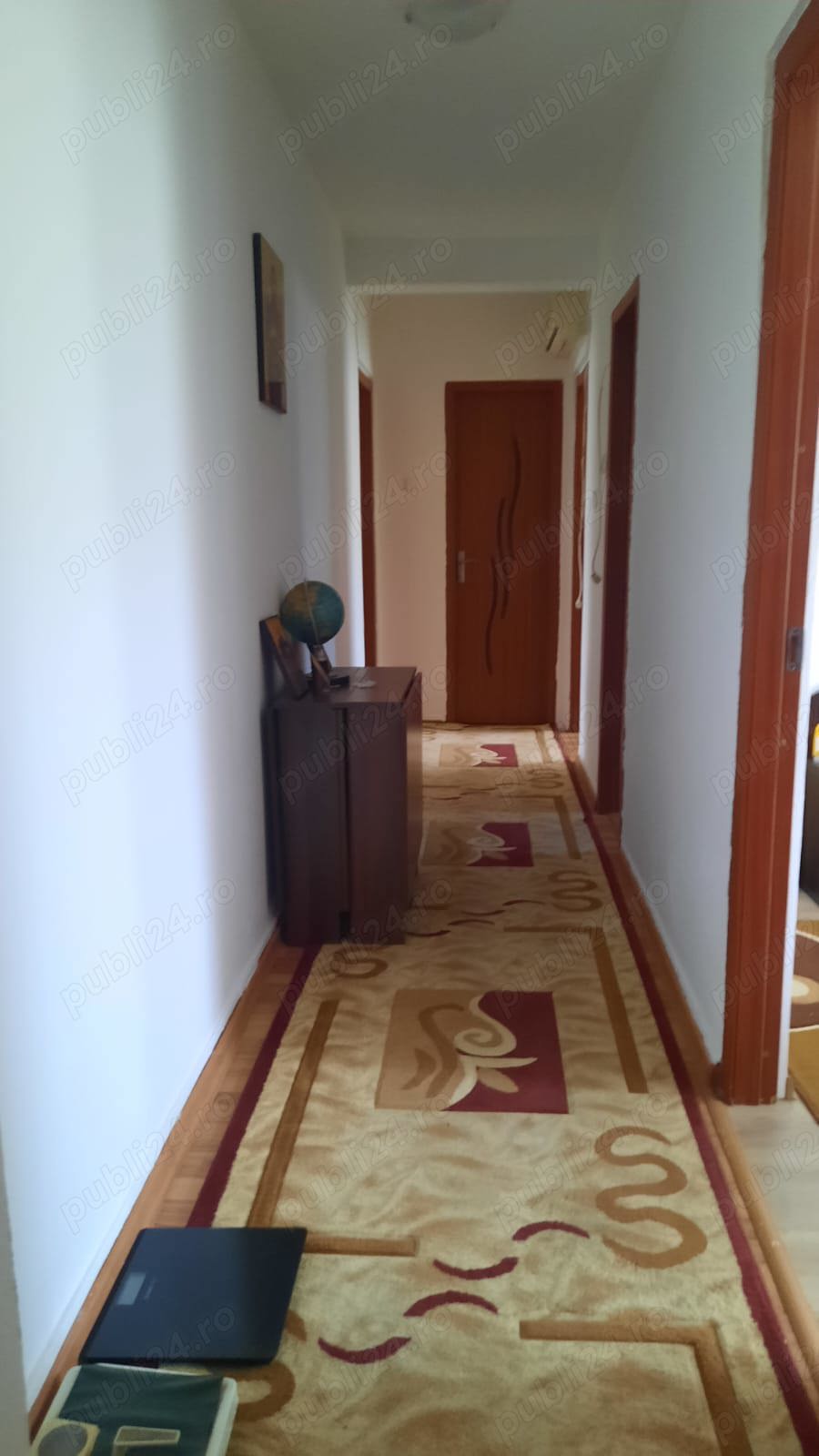 Vând apartament 4 camere