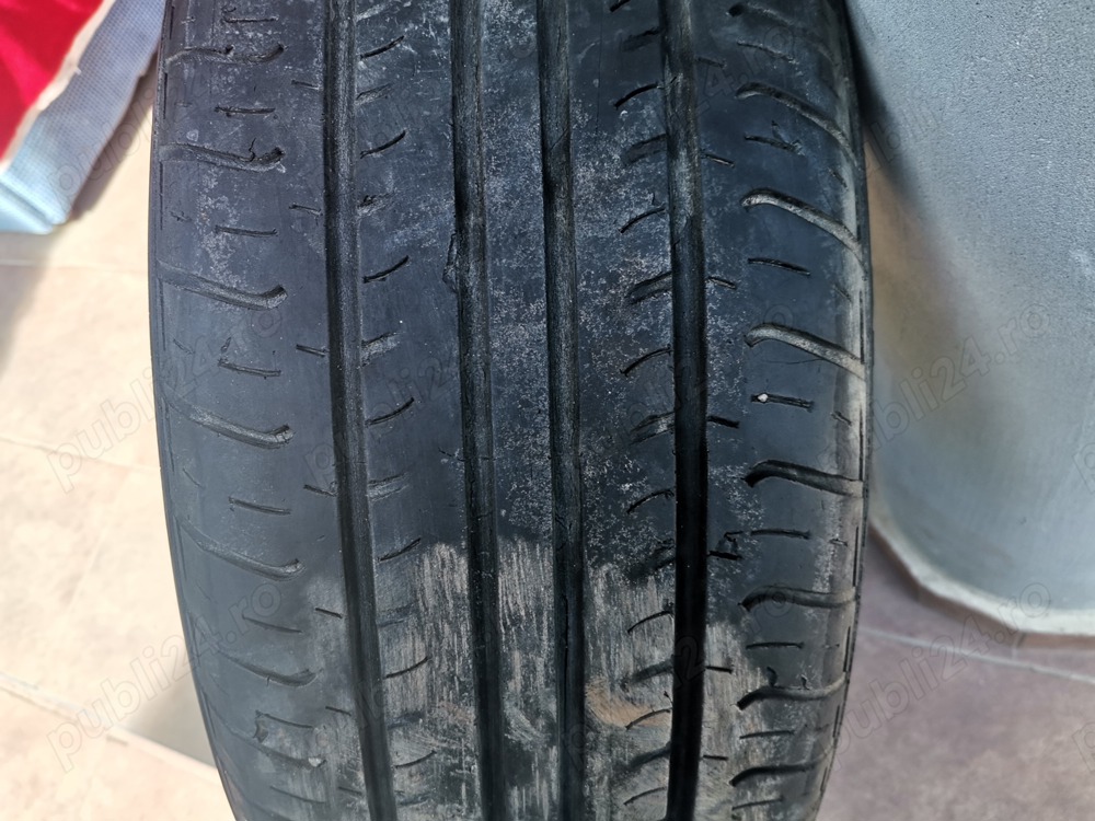 2 Cauciucuri de vara Hankook 225 60 17 pret 60 lei bucata