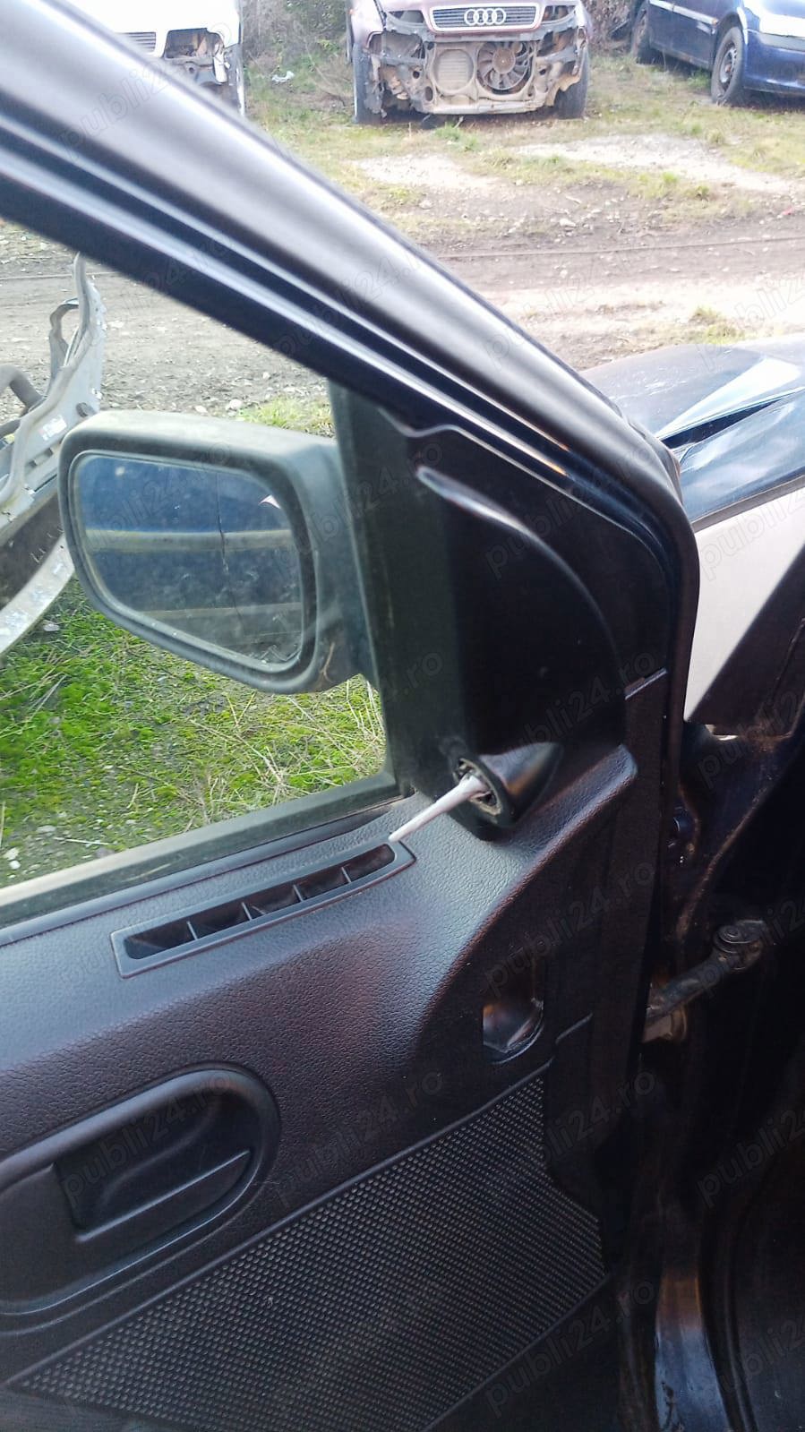 Oglinda retrovizoare exterioară stanga (șofer) Ford Fiesta an 2004