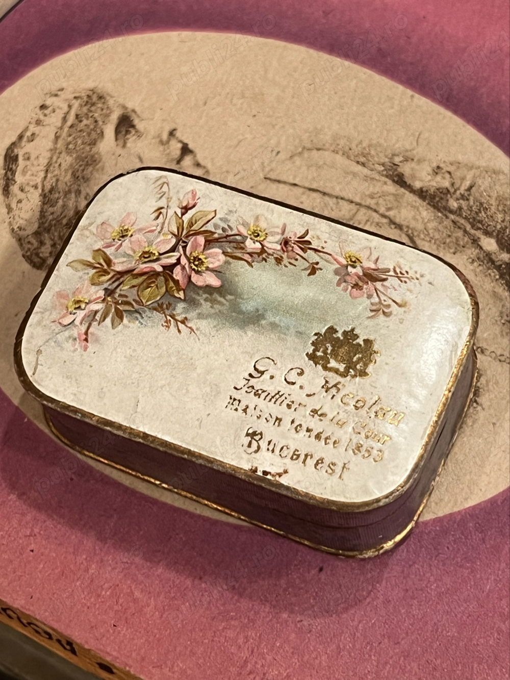 Colectionar Cumpar lucruri vechi