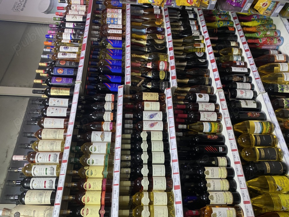 Angajare lucrator comercial si sef de tura