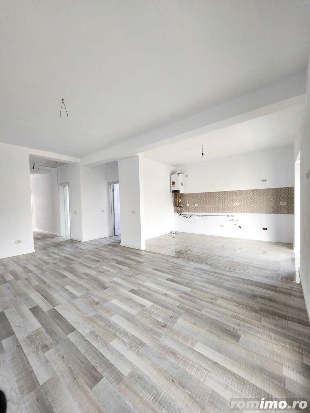 Duplex pe parter 3 camere, terasa spatioasa, 2 km de Timisoara