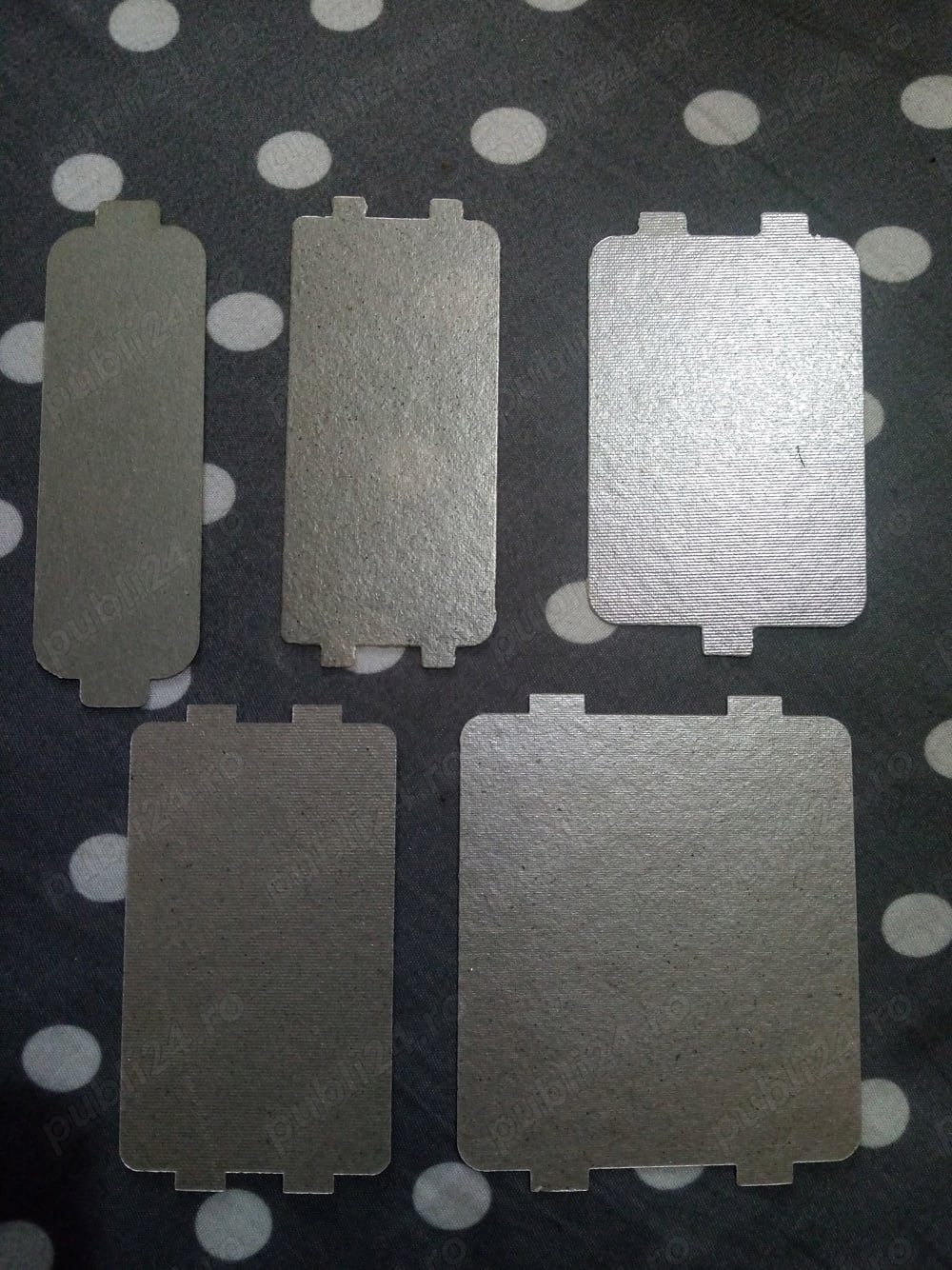 folie interior cuptor microunde si farfurie ,motor .siguranta. bec  , dioda ,condensator etc