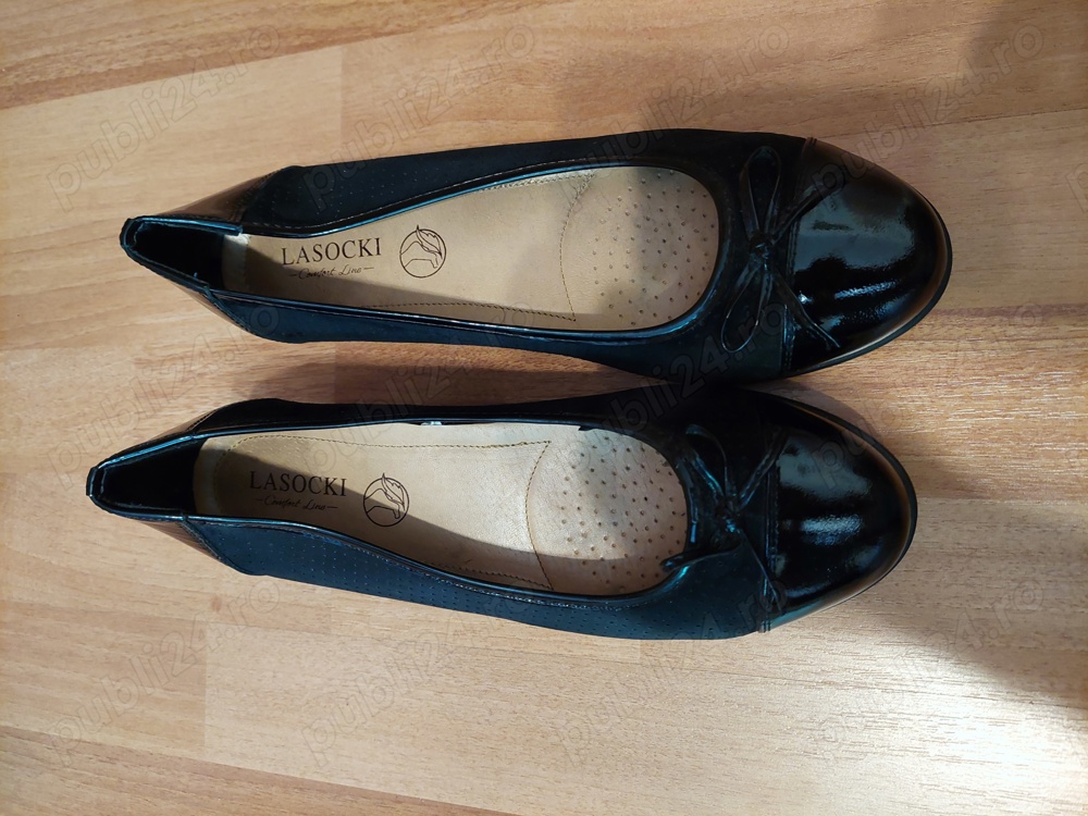 Pantofi negri, piele intoarsa