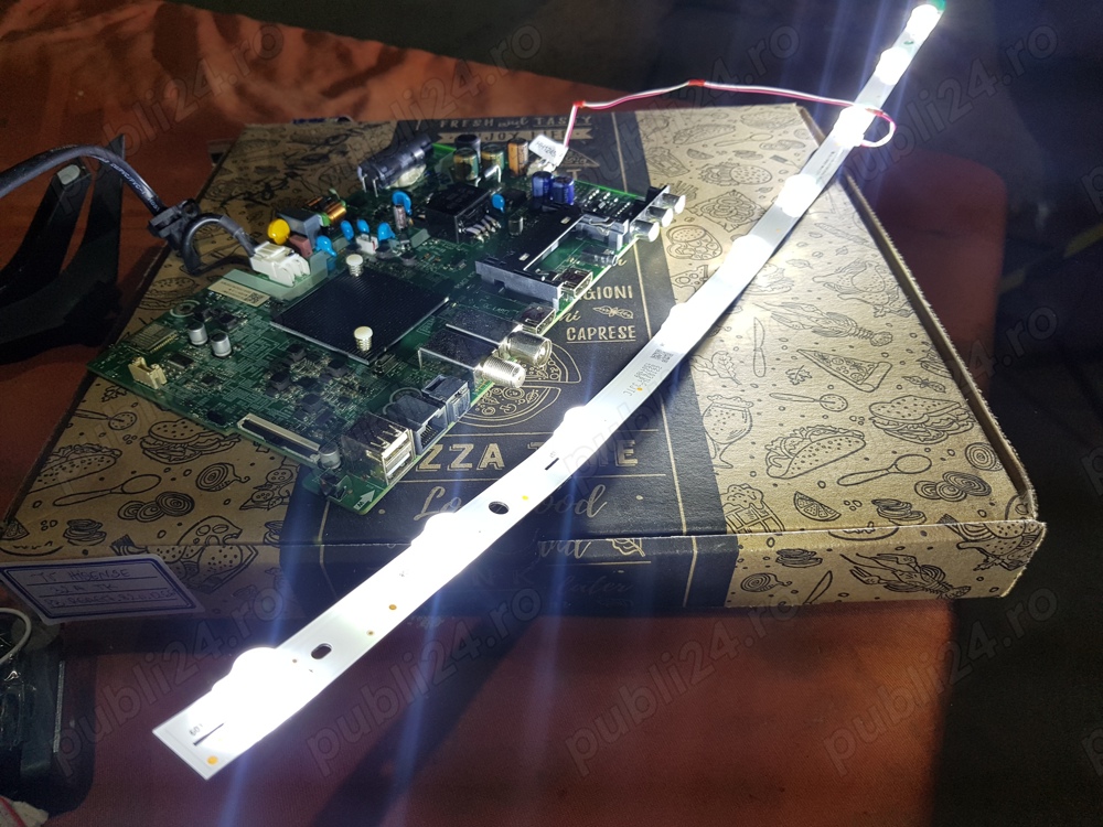 bareta led jhd315h1h91-txl1b1+2022082301+ll-hxlb22075 de pe tv Hisense  32a4k