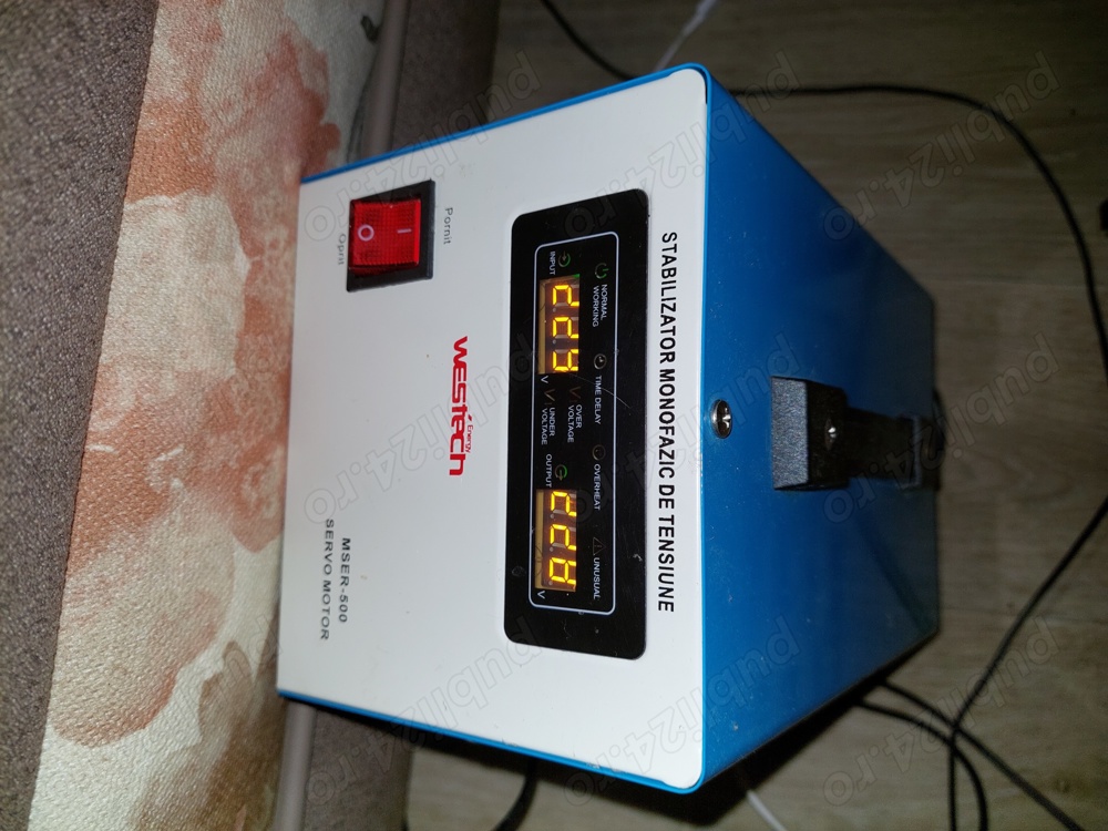 Stabilizator de tensiune cu servomotor