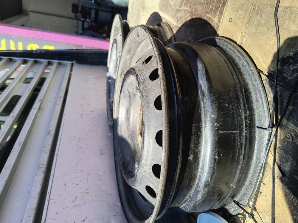 Vind jante toyota corola sedan numai azi 200  ron