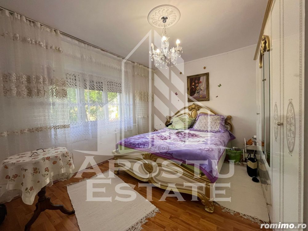 Apartament cu 2 camere, decomandat ,cu centrala proprie