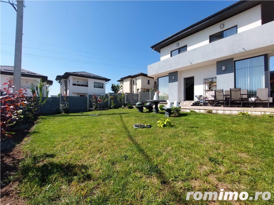 Vila deosebita pe Soseaua Rediu vis-a-vis de lac